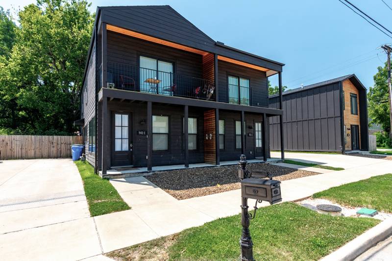 Black Holly Townhouses